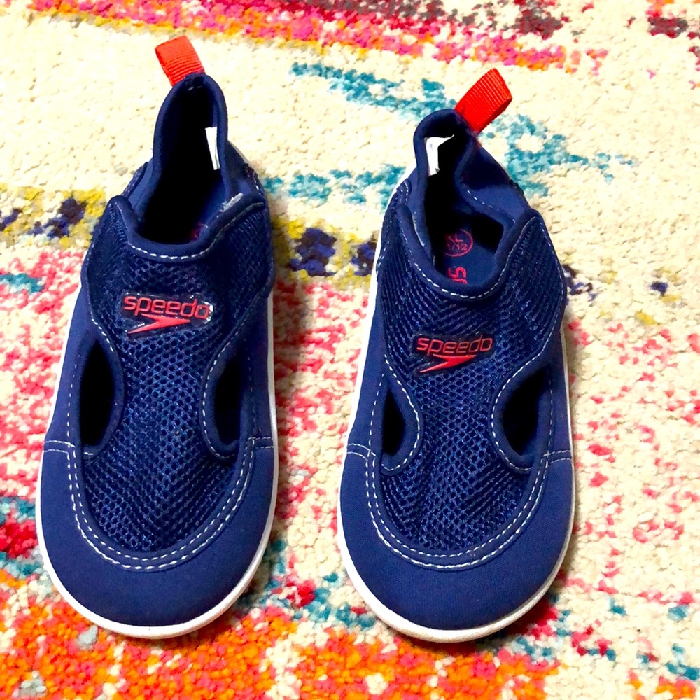 Speedo water shoes